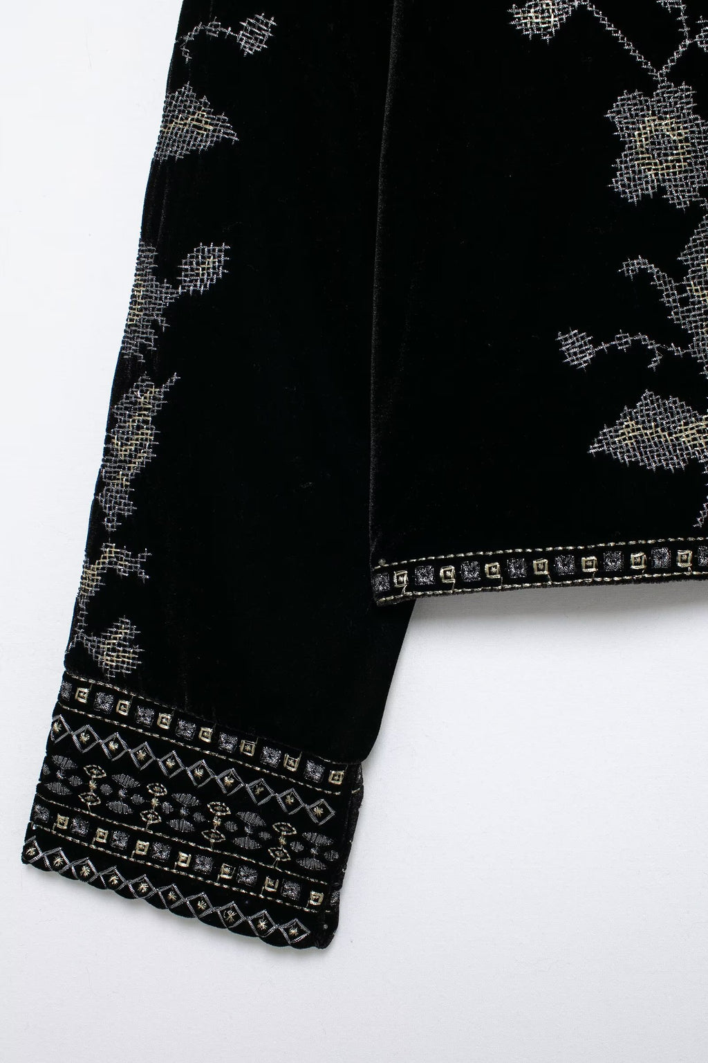 Women Beaded Inlaid Embroidered Velvet Jacket