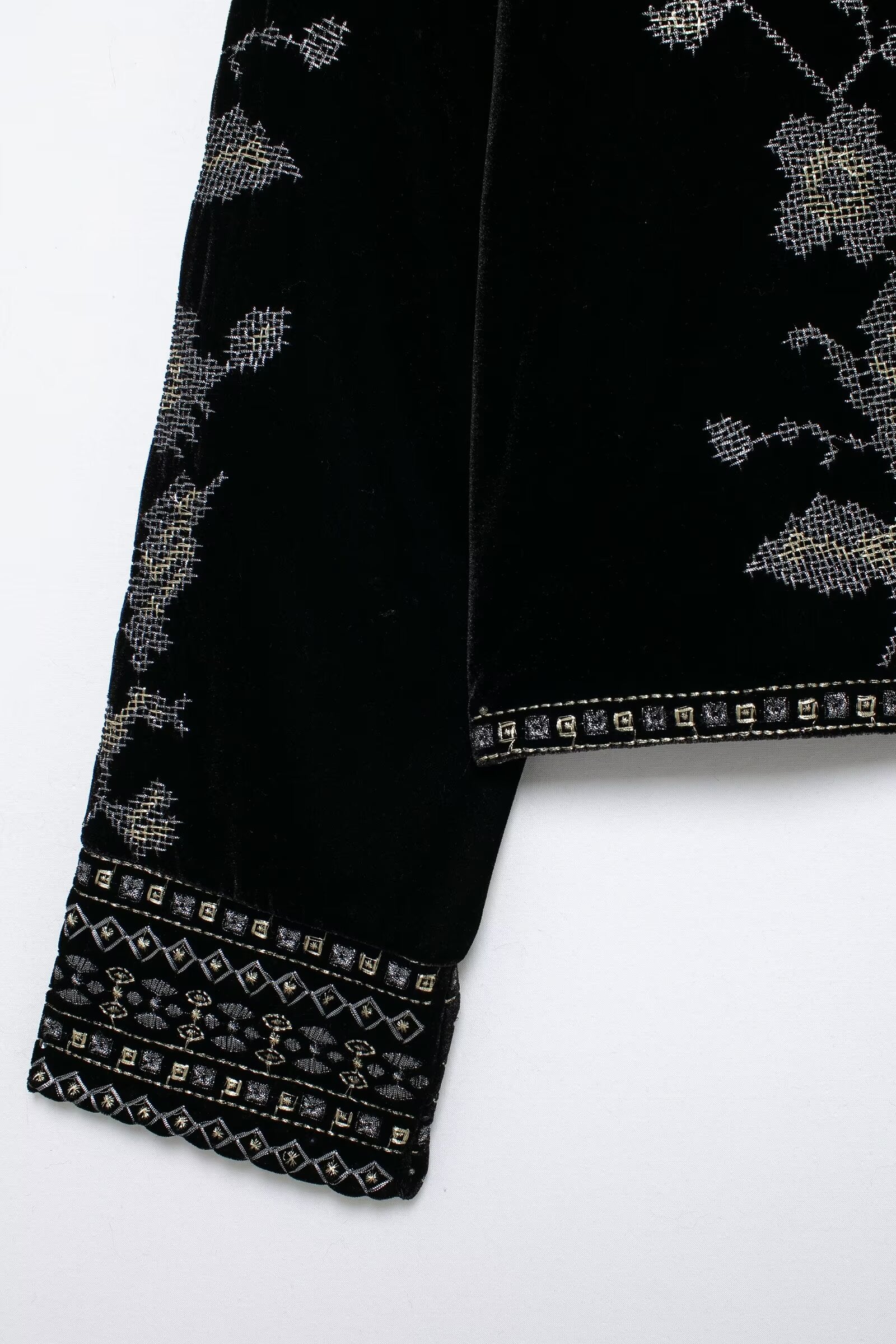 Women Beaded Inlaid Embroidered Velvet Jacket