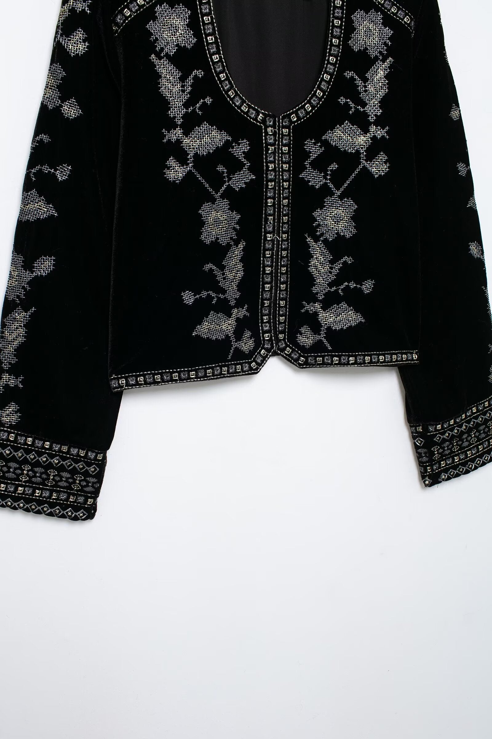 Women Beaded Inlaid Embroidered Velvet Jacket