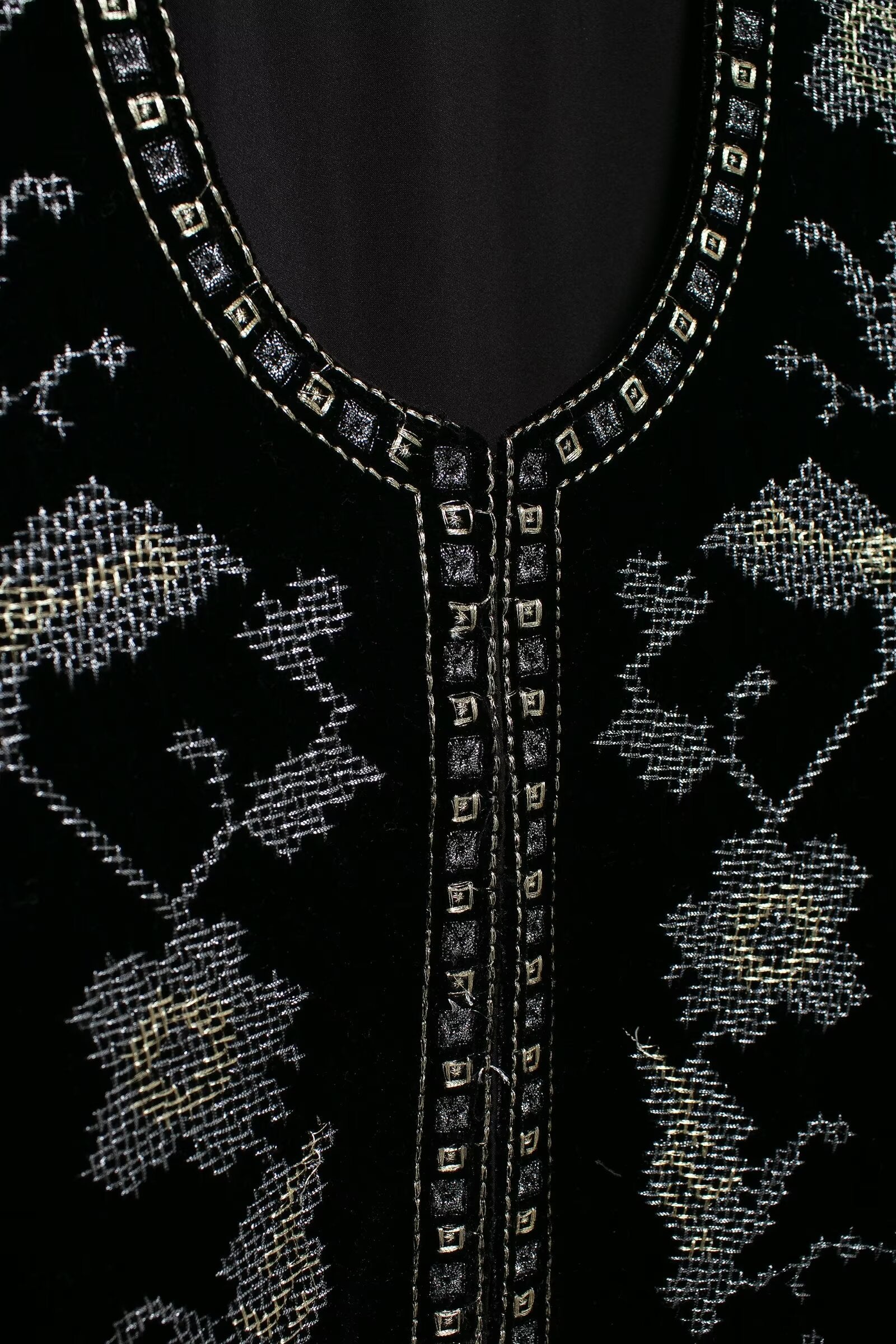 Women Beaded Inlaid Embroidered Velvet Jacket