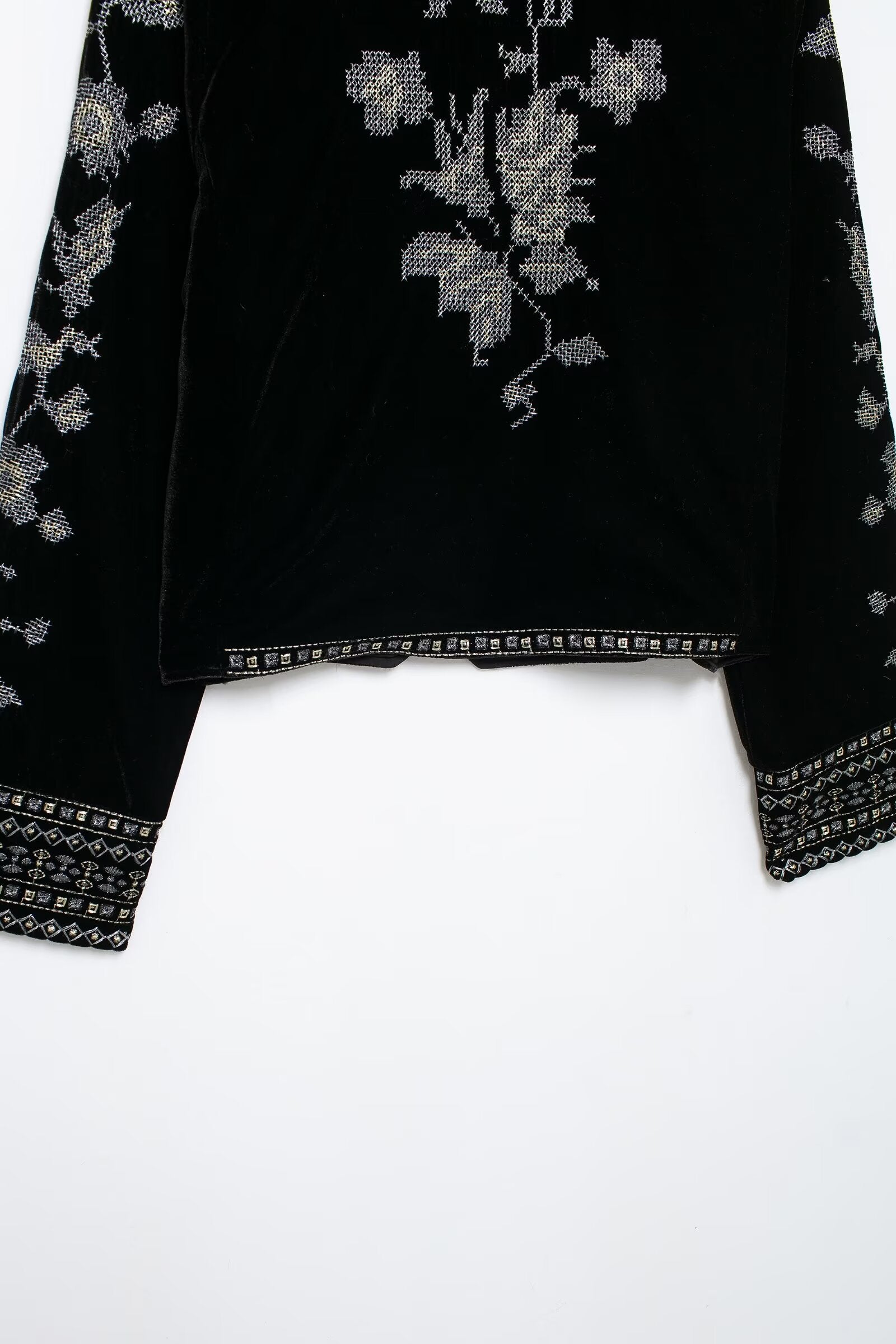 Women Beaded Inlaid Embroidered Velvet Jacket