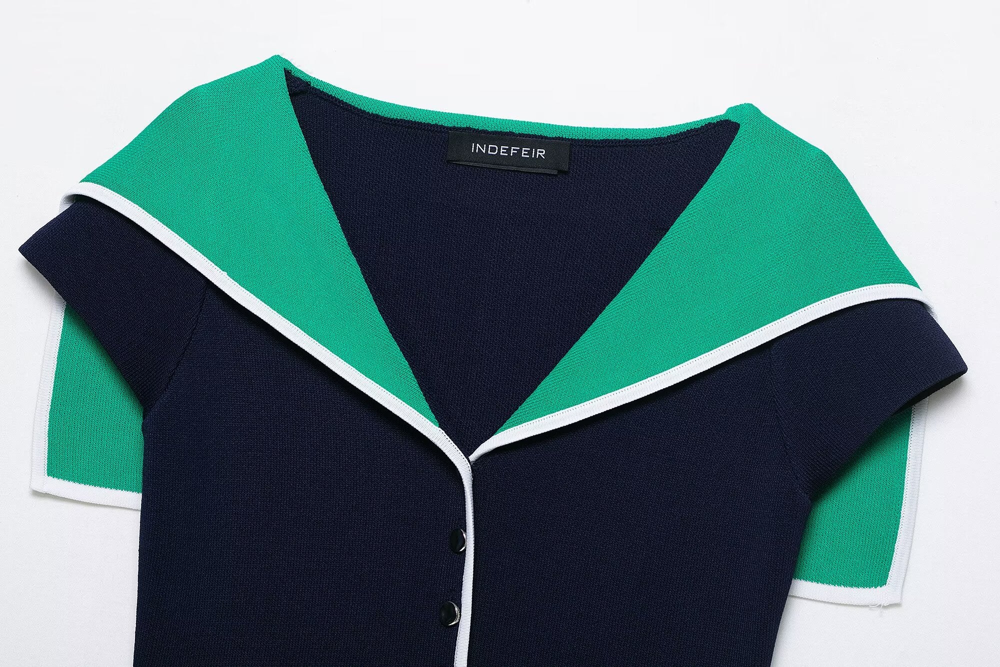 Colorblock Collared Slim Fit Short Knitted Top