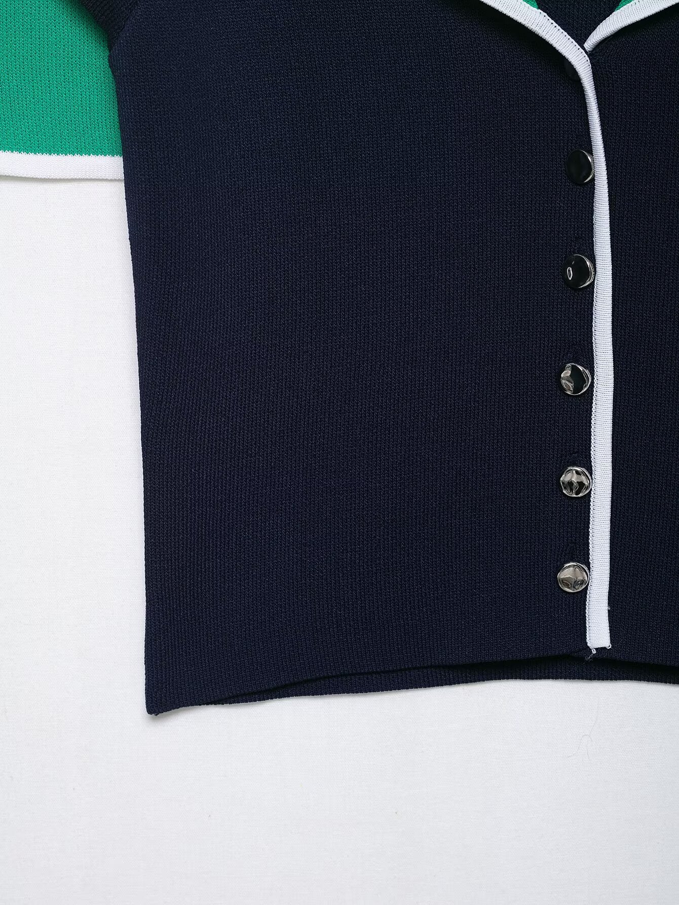 Colorblock Collared Slim Fit Short Knitted Top