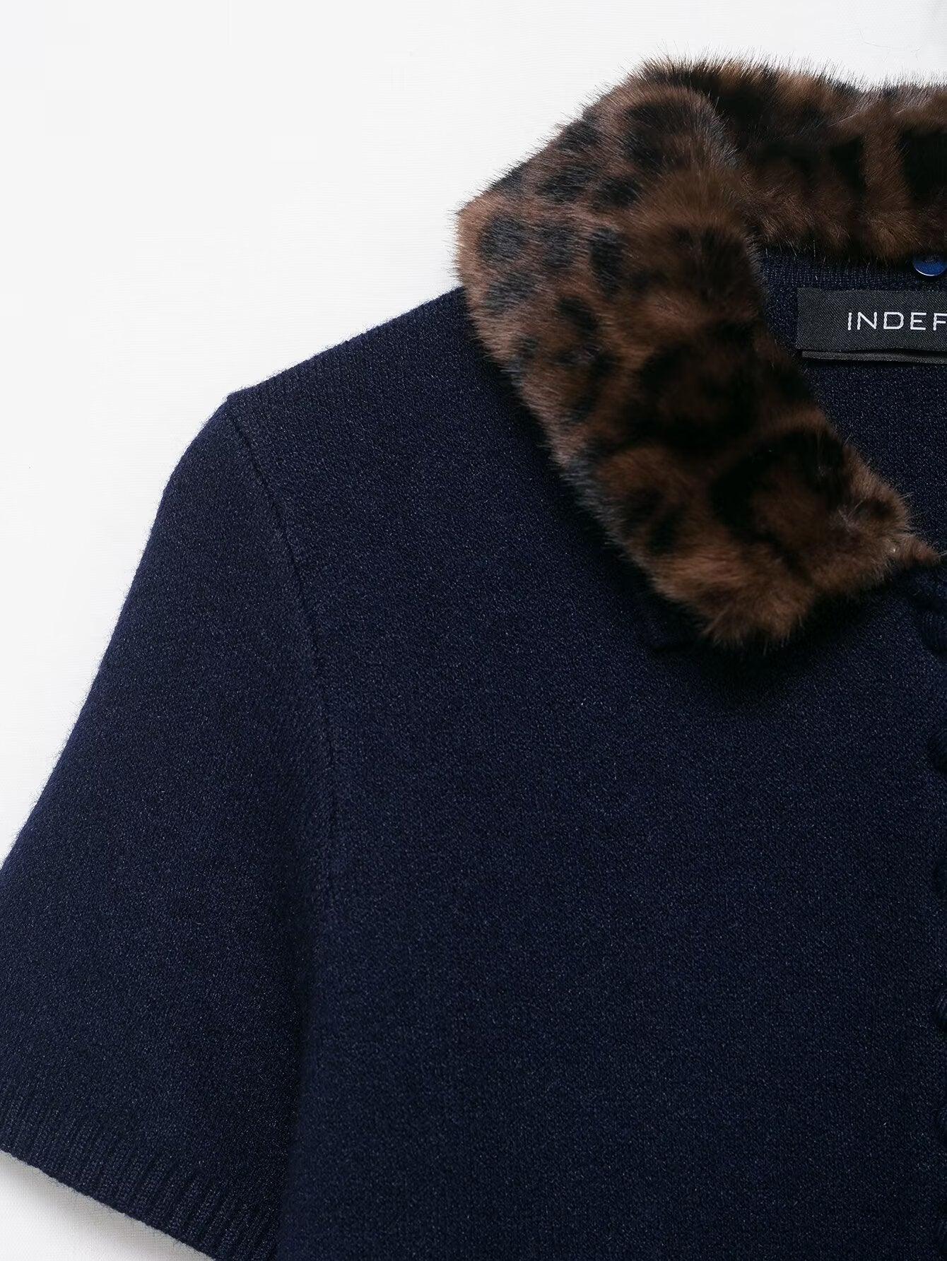 Women Animal Print Neckline Knitted Coat
